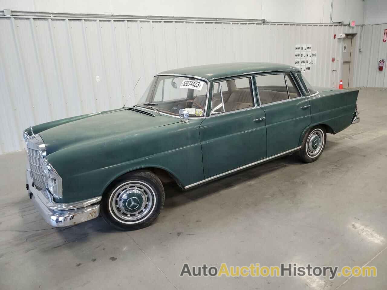 1963 MERCEDES-BENZ 220-CLASS, 1101210102748