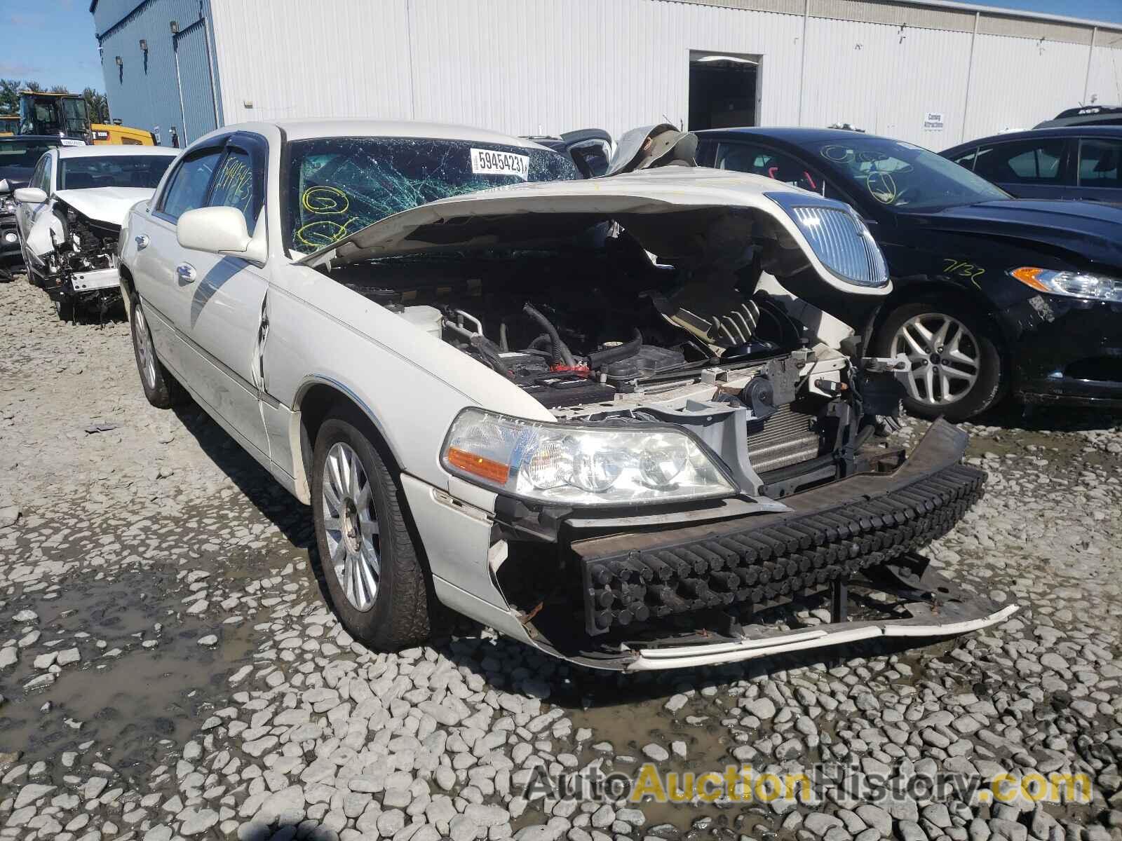 2006 LINCOLN TOWNCAR SIGNATURE, 1LNHM81W66Y644150