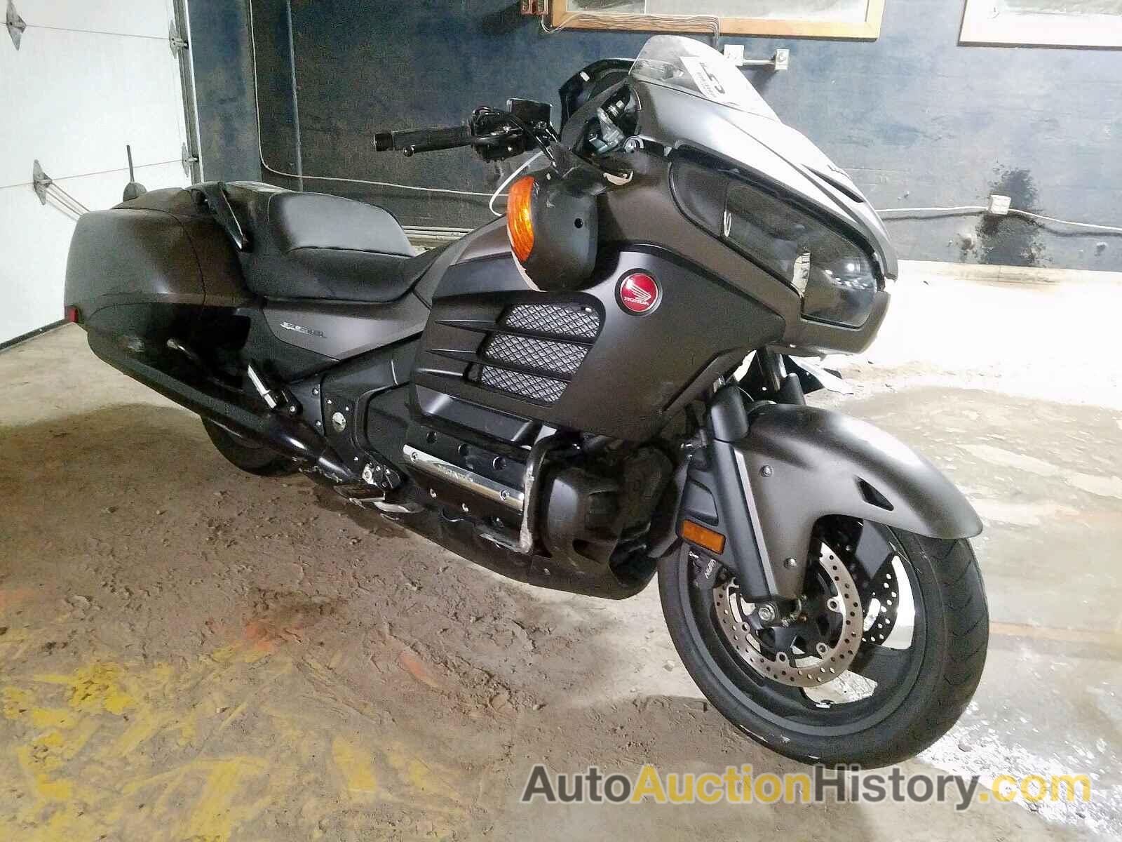 2016 HONDA GL1800 B B, JH2SC681XGK300442