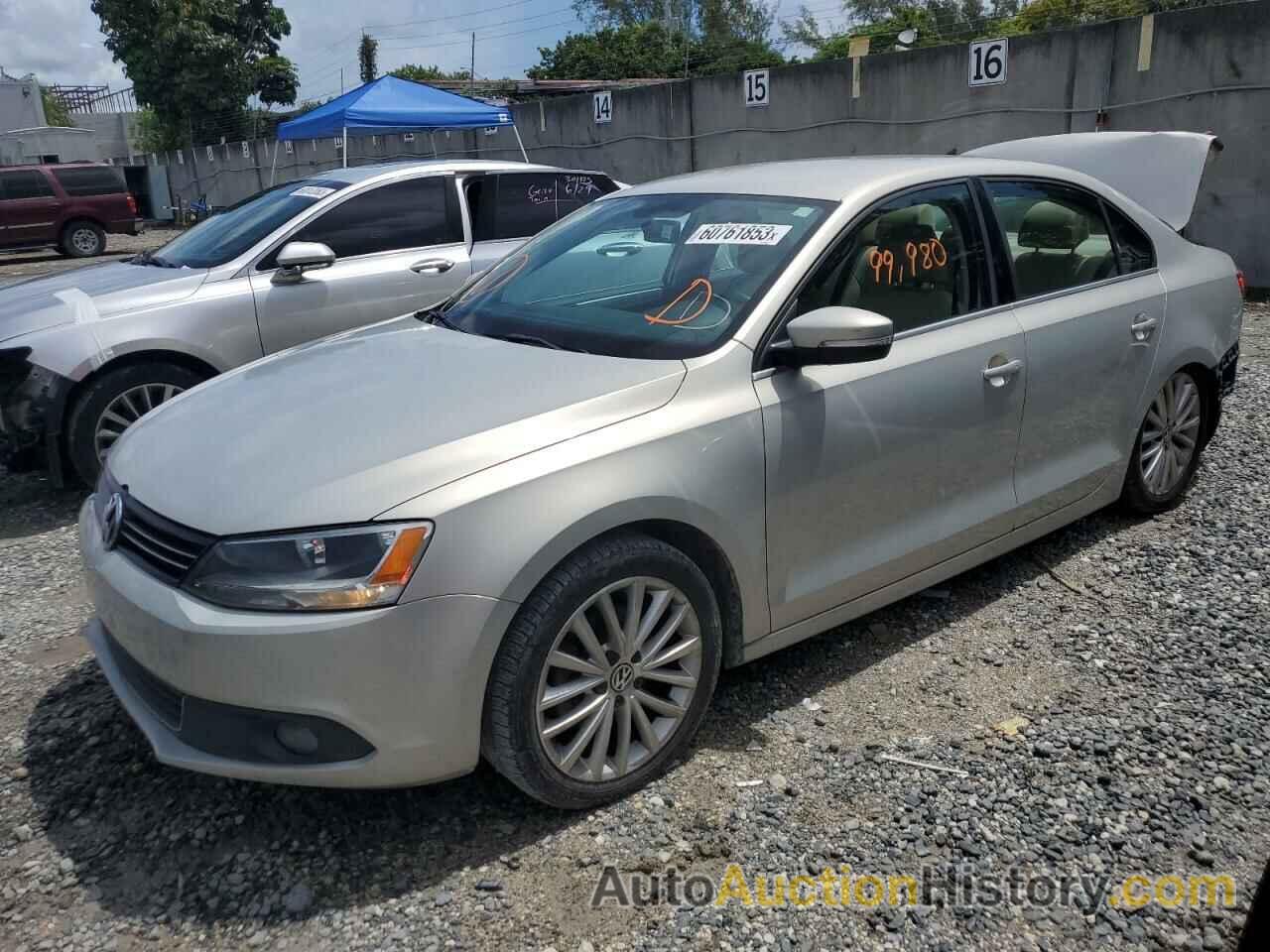 2011 VOLKSWAGEN JETTA SEL, 3VWLX7AJ8BM370845