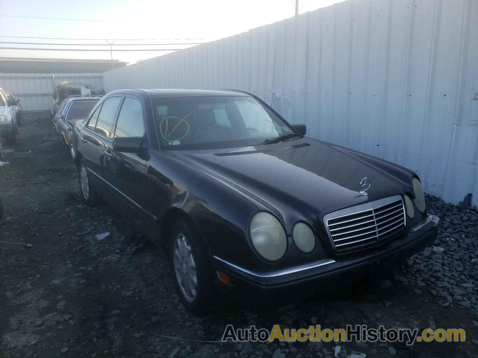 1998 MERCEDES-BENZ E CLASS 320, WDBJF65F5WA572279