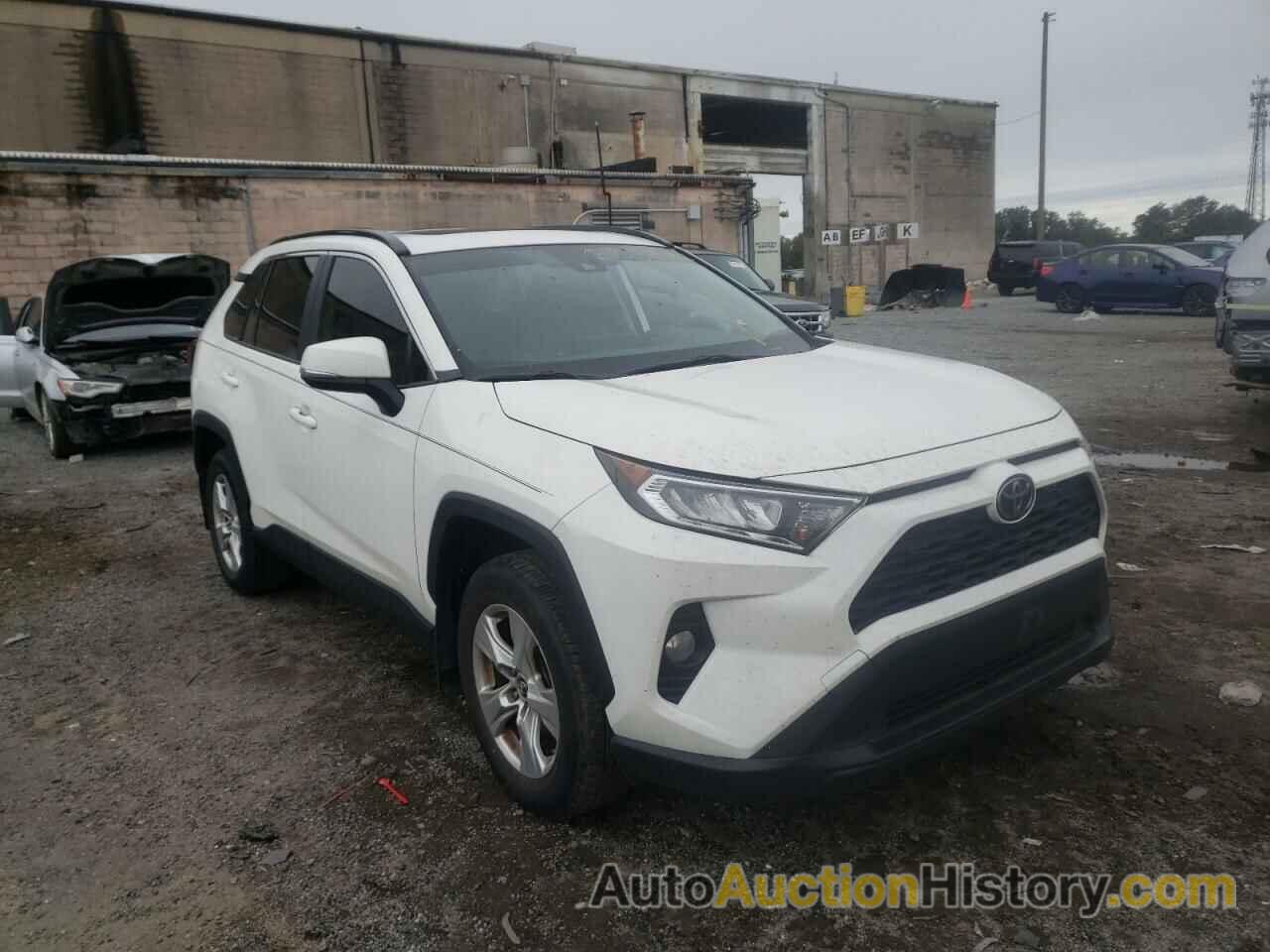 2019 TOYOTA RAV4 XLE, JTMW1RFV2KD005954