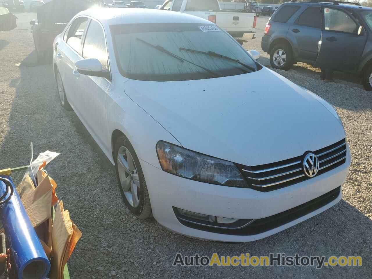 2015 VOLKSWAGEN PASSAT S, 1VWAS7A35FC091772