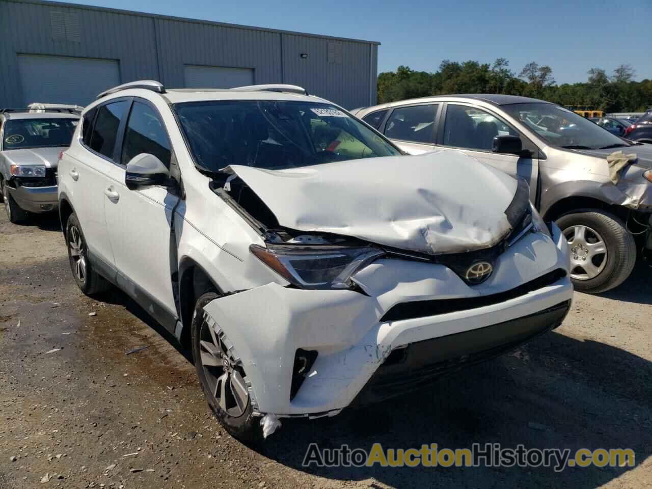 2017 TOYOTA RAV4 XLE, JTMWFREV5HJ138317