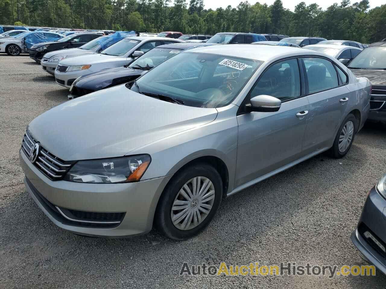 VOLKSWAGEN PASSAT S, 1VWAT7A3XEC105838