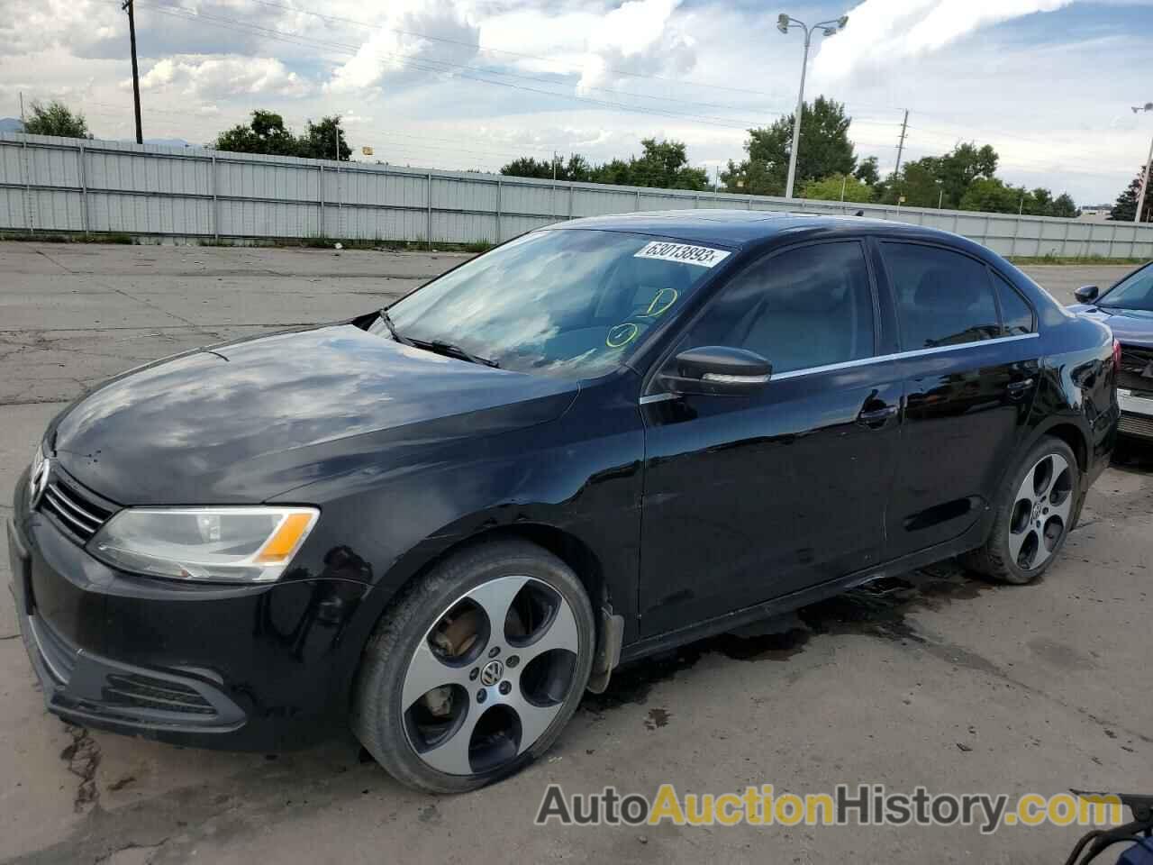 VOLKSWAGEN JETTA SE, 3VWBX7AJ7DM411612