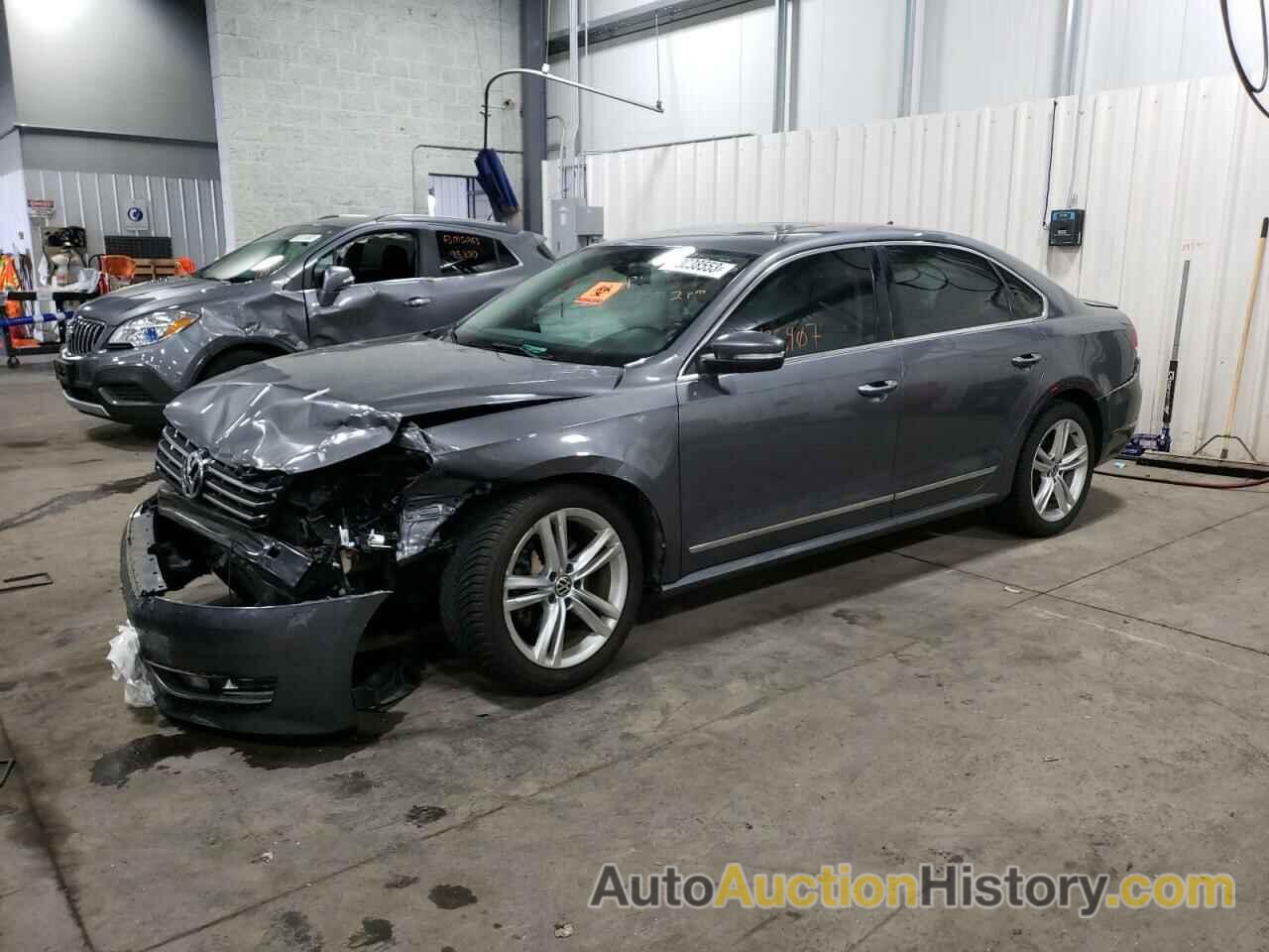 2013 VOLKSWAGEN PASSAT SEL, 1VWCN7A30DC084452