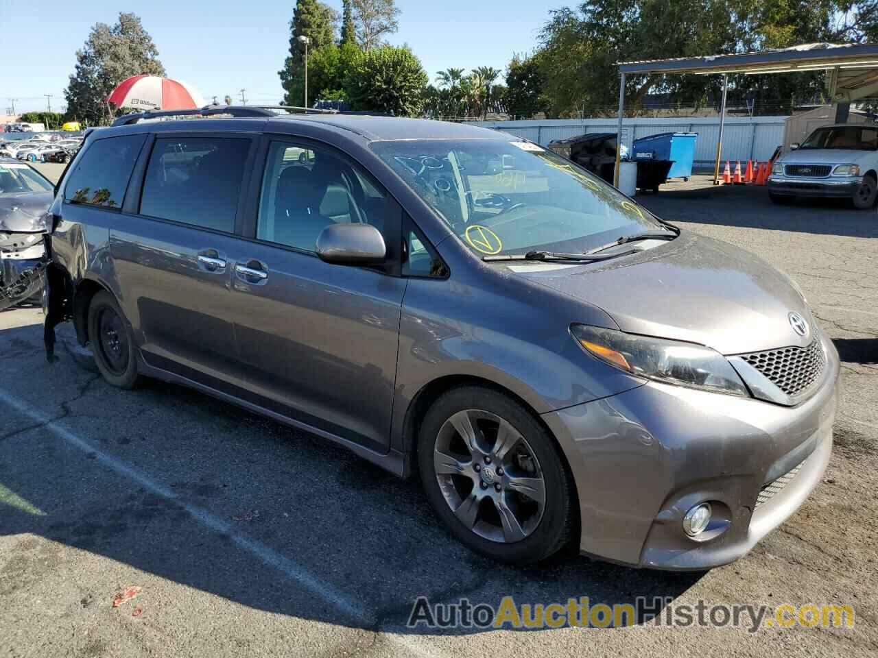 2016 TOYOTA SIENNA SE, 5TDXK3DC1GS709235