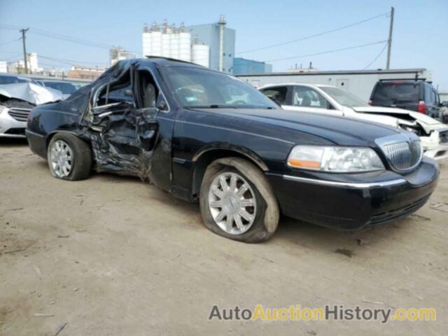 LINCOLN TOWNCAR SIGNATURE LIMITED, 1LNHM82W26Y601357