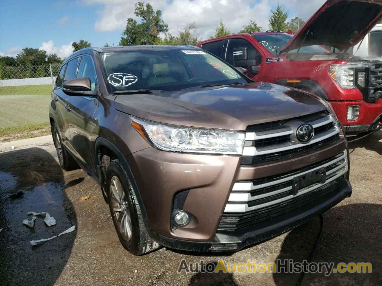 2019 TOYOTA HIGHLANDER SE, 5TDJZRFH3KS952308