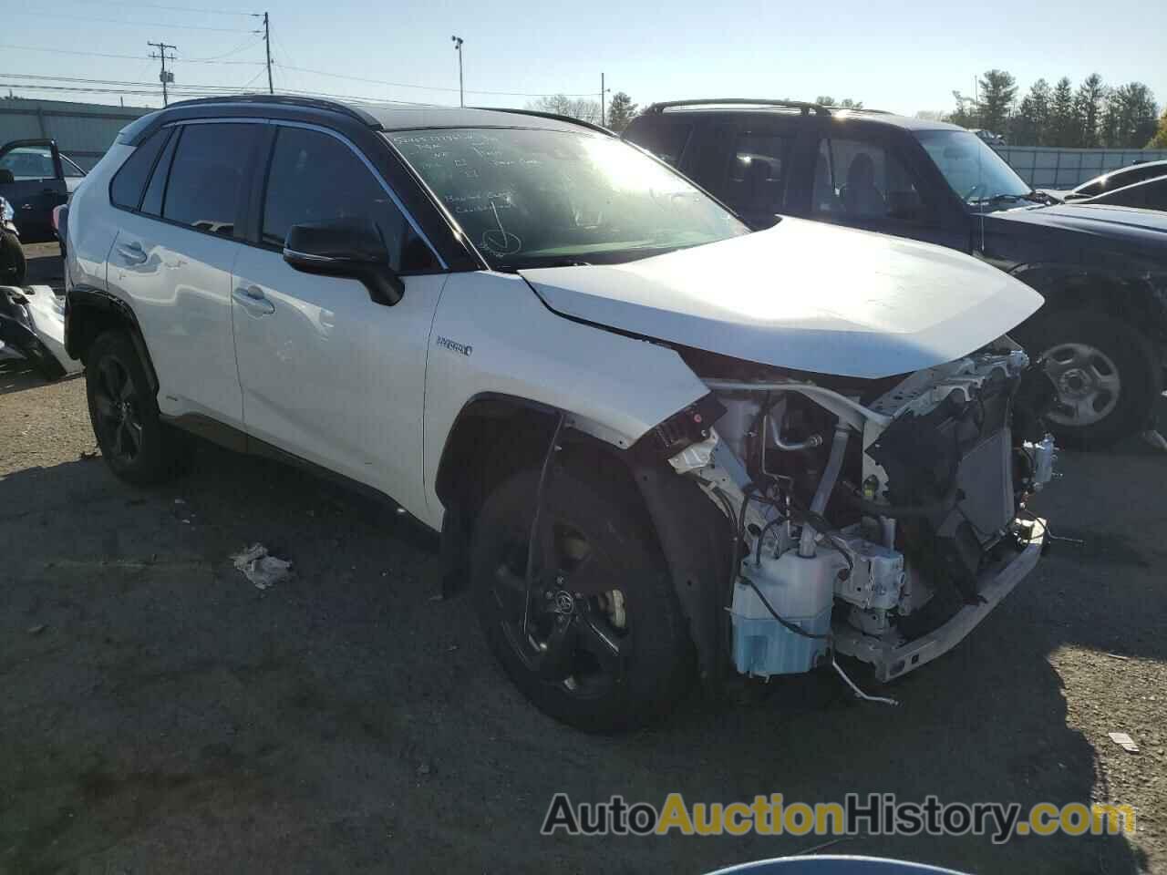 2020 TOYOTA RAV4 XSE, JTMEWRFV6LD542826