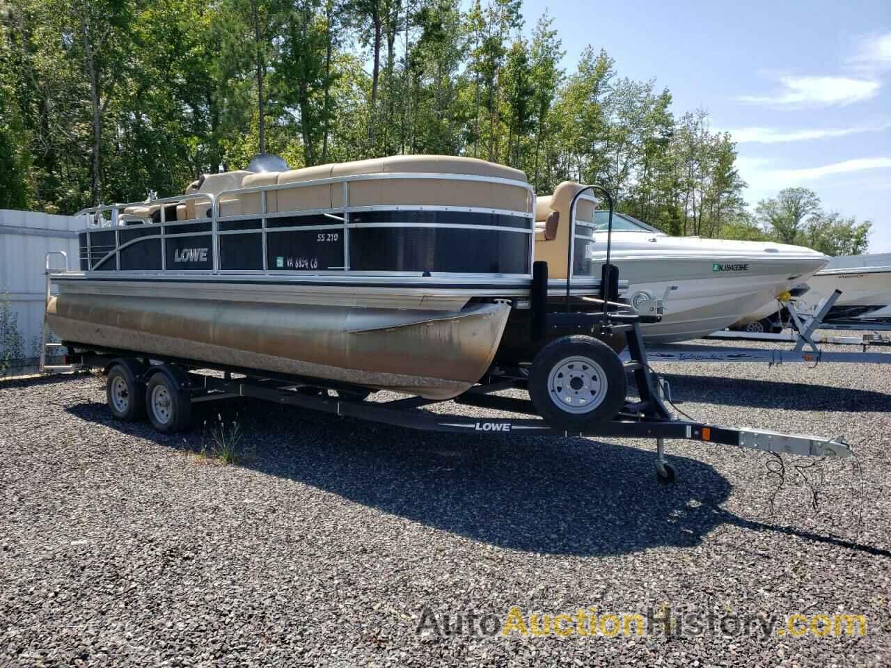 2017 LOWE BOAT, LWC08104E717