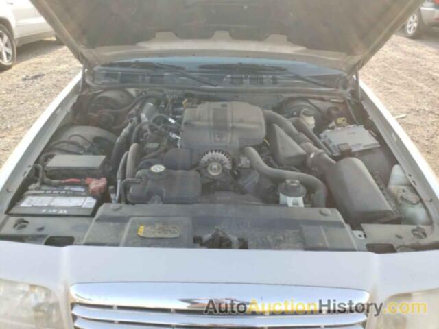 FORD CROWN VIC LX, 2FAFP74V18X127895