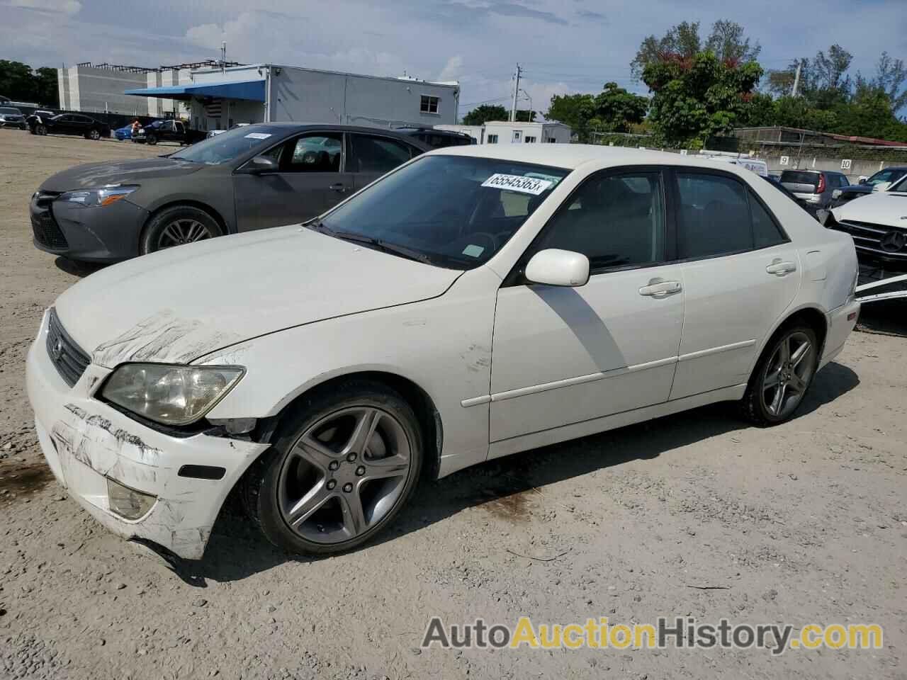 2001 LEXUS IS 300, JTHBD182510022634