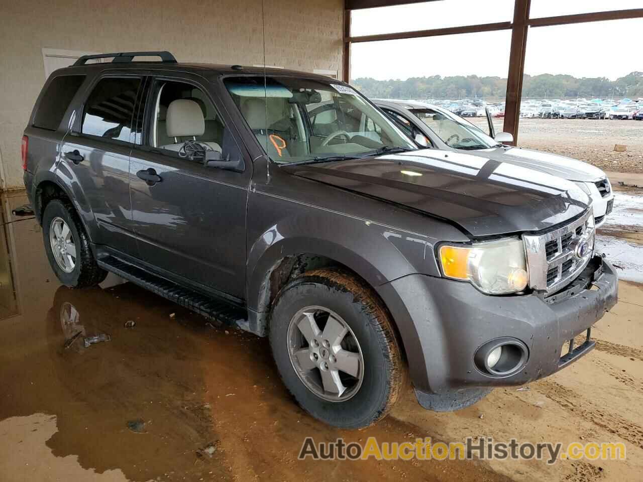 2011 FORD ESCAPE XLT, 1FMCU0D77BKB82405