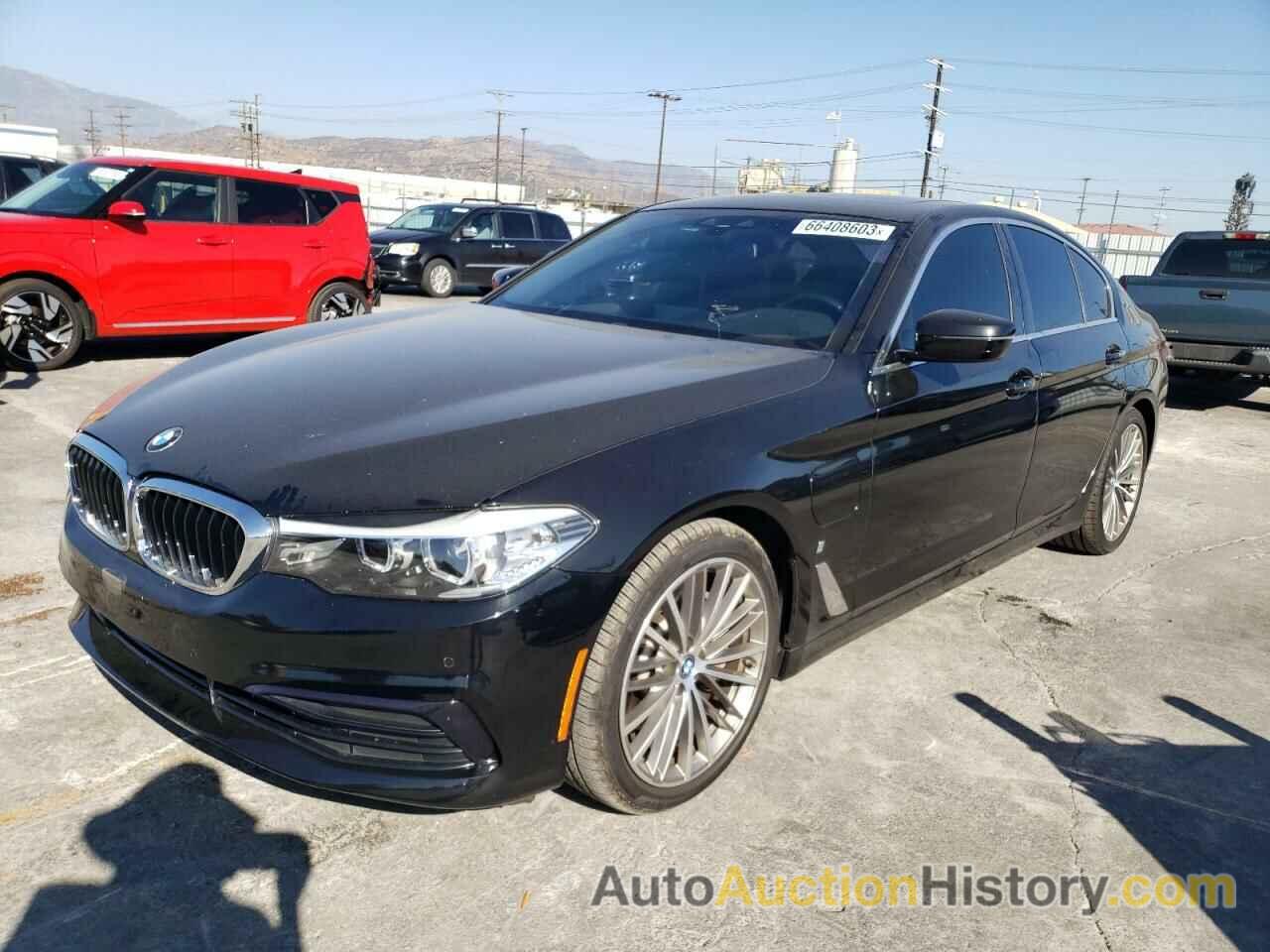 2019 BMW 5 SERIES, WBAJA9C57KB389155