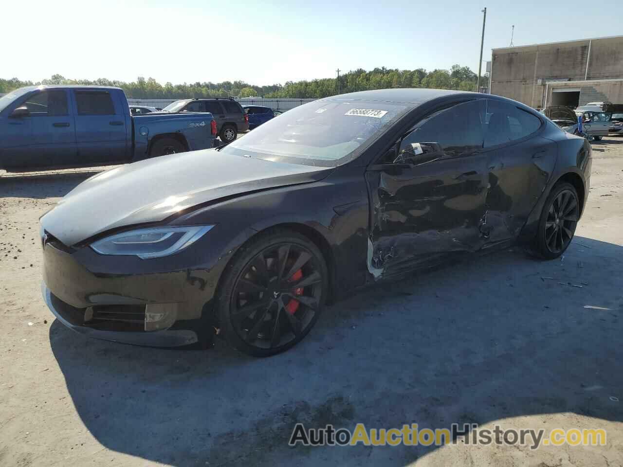 TESLA MODEL S, 5YJSA1E24JF260765