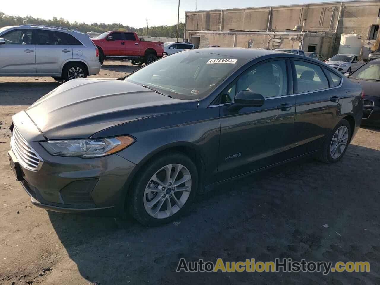 2019 FORD FUSION SE, 3FA6P0LU0KR158268