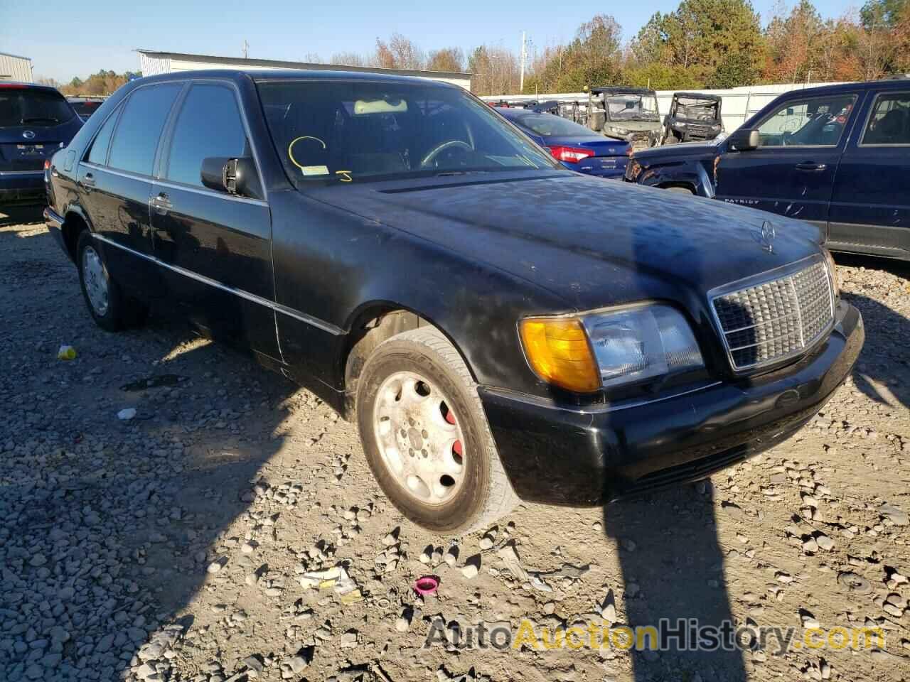 1992 MERCEDES-BENZ 500-CLASS SEL, WDBGA51E3NA029768