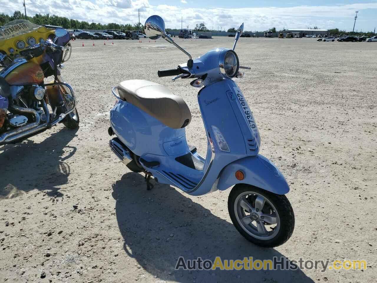 2017 VESPA SCOOTER 150 3V, ZAPM818G8H5700380