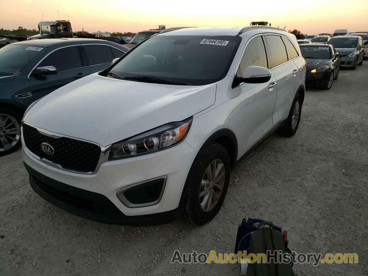 2017 KIA SORENTO LX, 5XYPG4A35HG274620