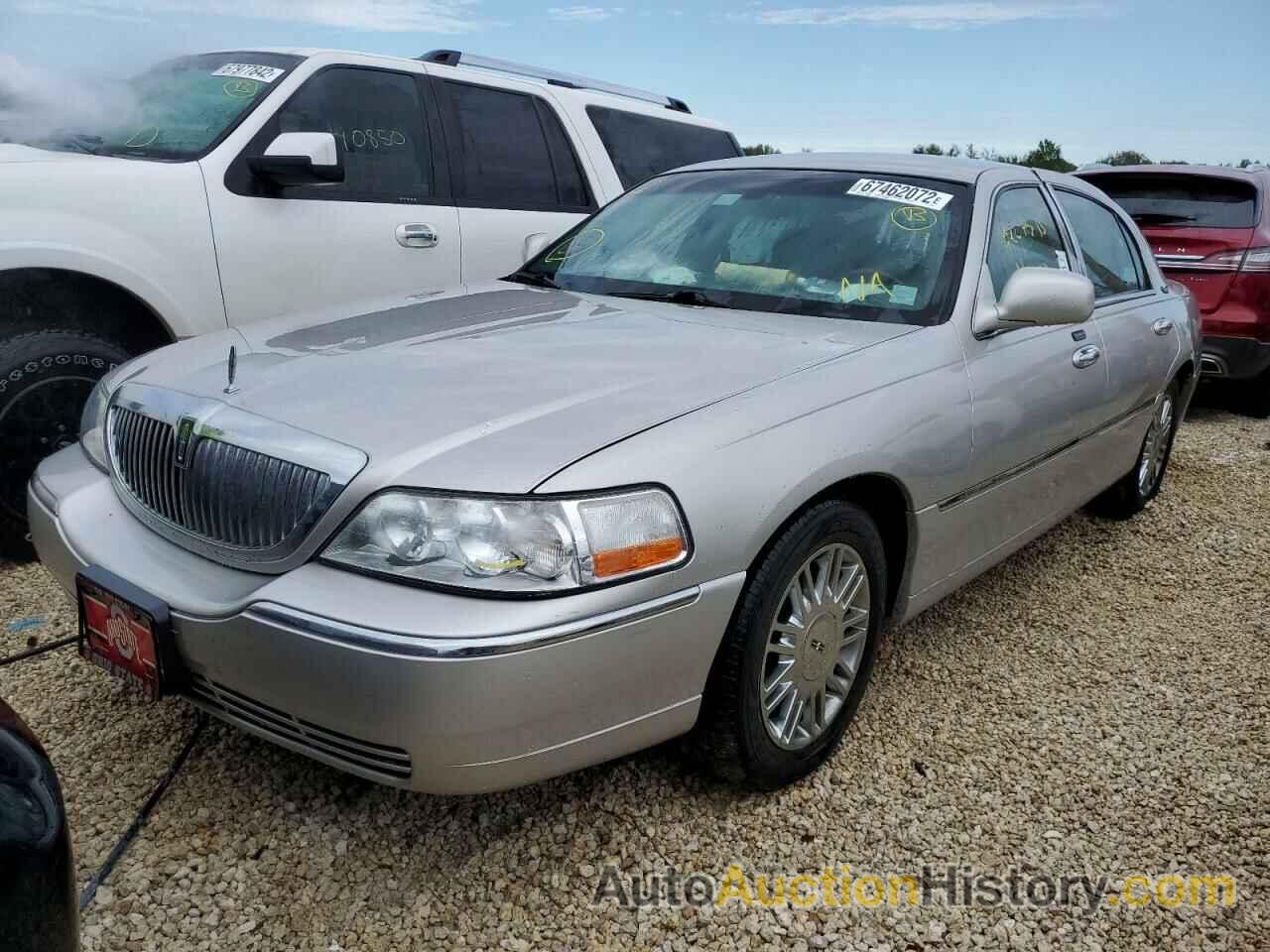 2010 LINCOLN TOWNCAR SIGNATURE LIMITED, 2LNBL8CV7AX631302