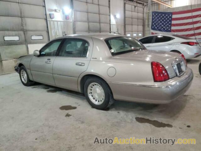 LINCOLN TOWNCAR EXECUTIVE, 1LNHM81W21Y660905