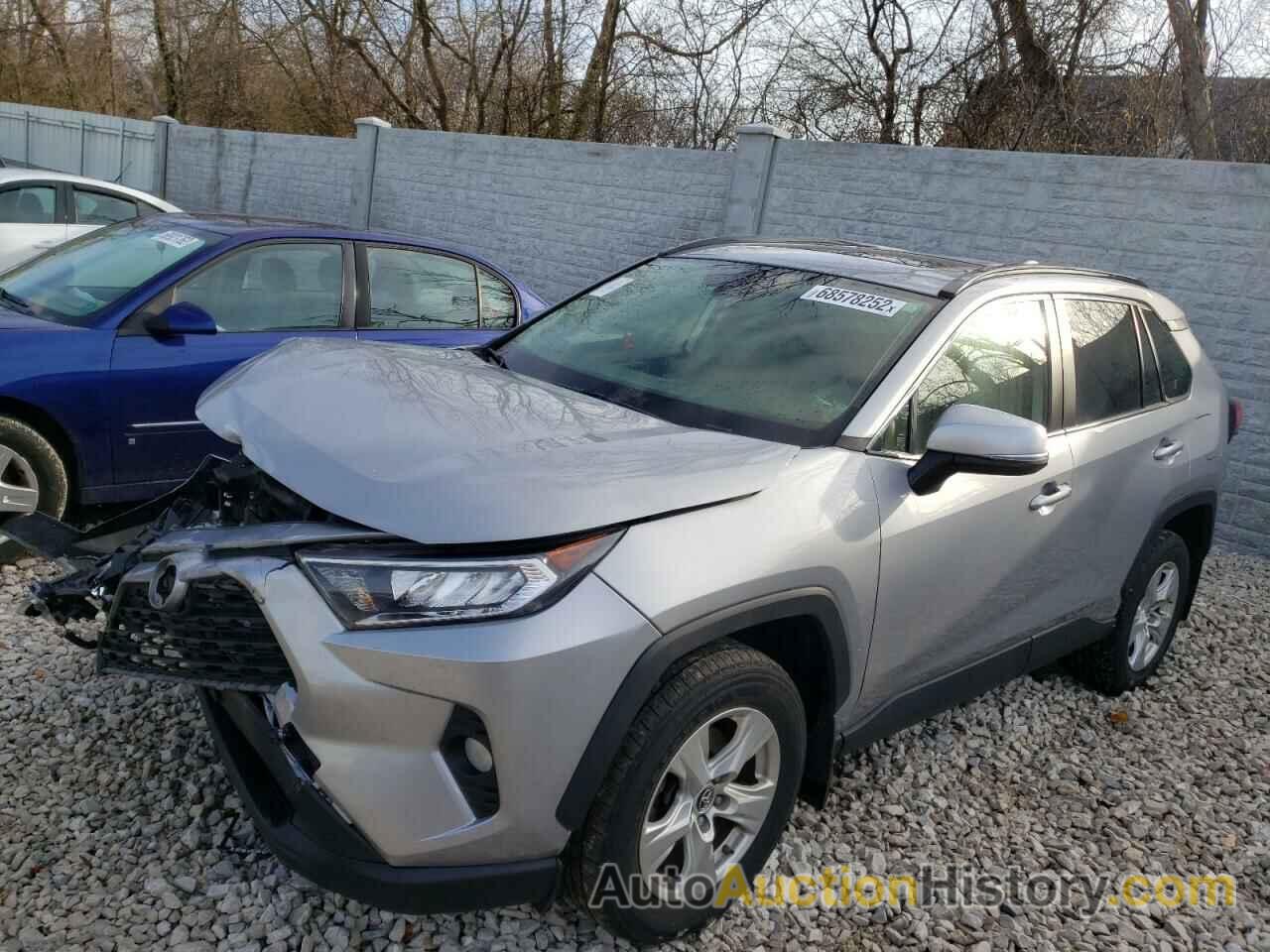 2019 TOYOTA RAV4 XLE, JTMP1RFV4KD005958