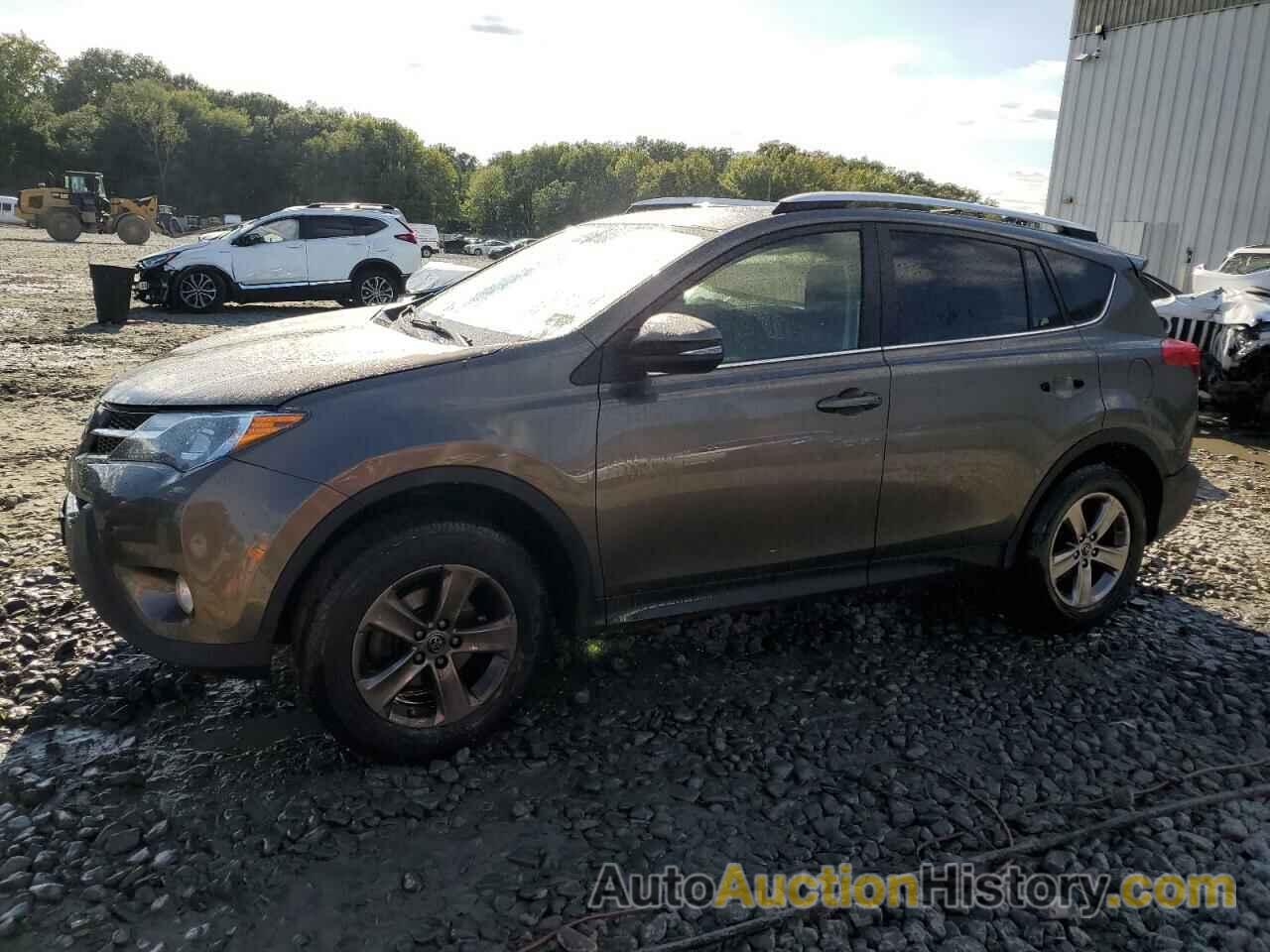 2015 TOYOTA RAV4 XLE, JTMRFREV5FD117024