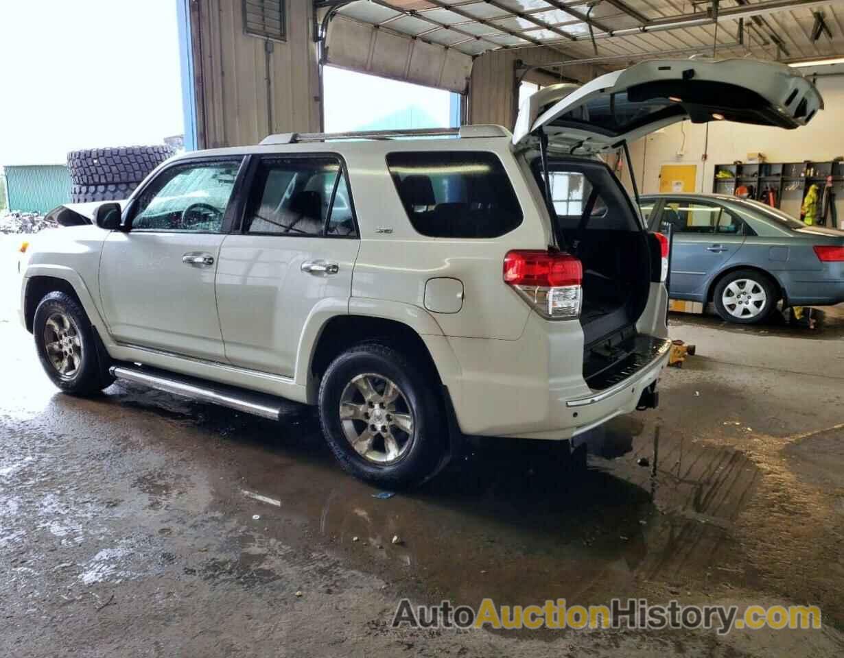 TOYOTA 4RUNNER SR5, JTEBU5JR6B5069736