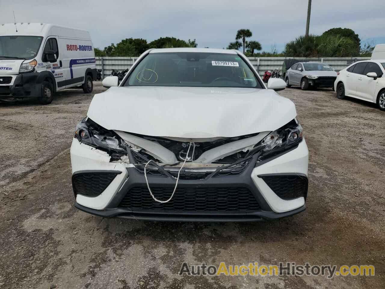 TOYOTA CAMRY SE, 4T1G11AK0MU582208