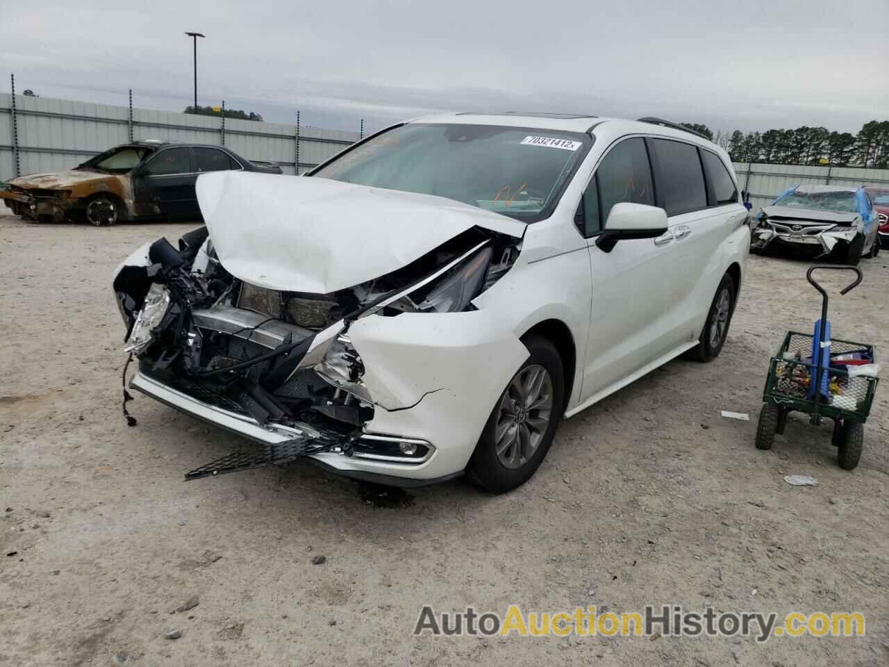 2022 TOYOTA SIENNA XLE, 5TDYRKECXNS118665