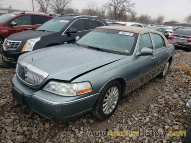 LINCOLN TOWNCAR EXECUTIVE, 1LNHM81W84Y670875