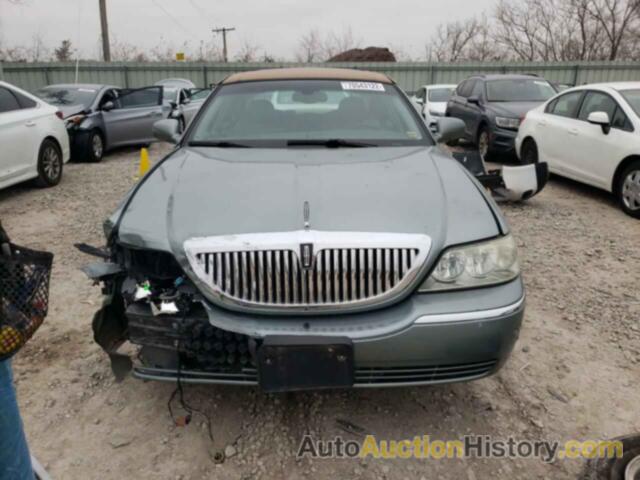 LINCOLN TOWNCAR EXECUTIVE, 1LNHM81W84Y670875