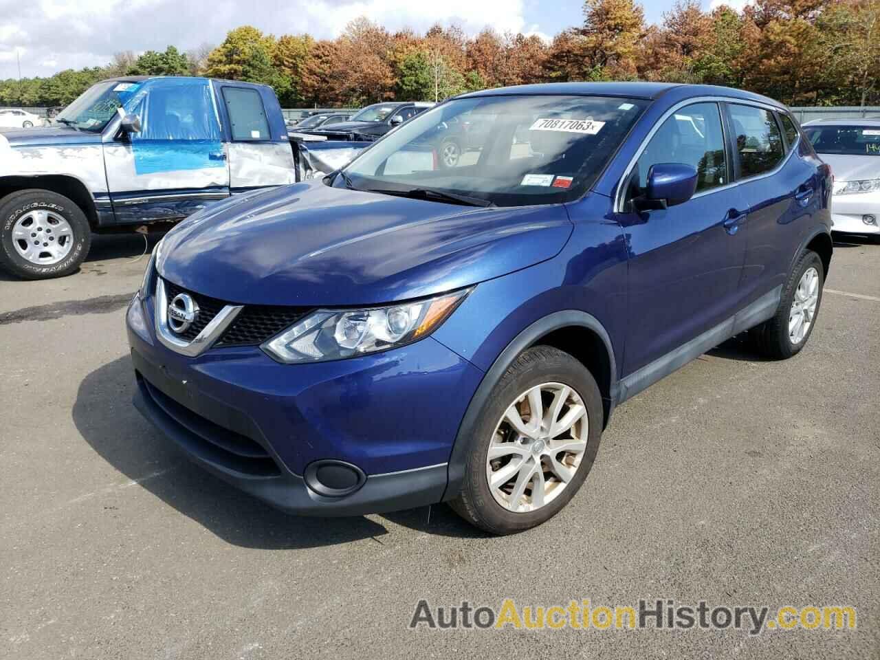 NISSAN ROGUE S, JN1BJ1CR8HW112630