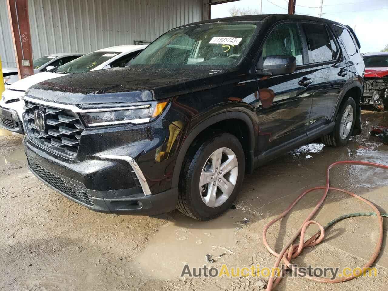 HONDA PILOT LX, 5FNYG1H29PB026618