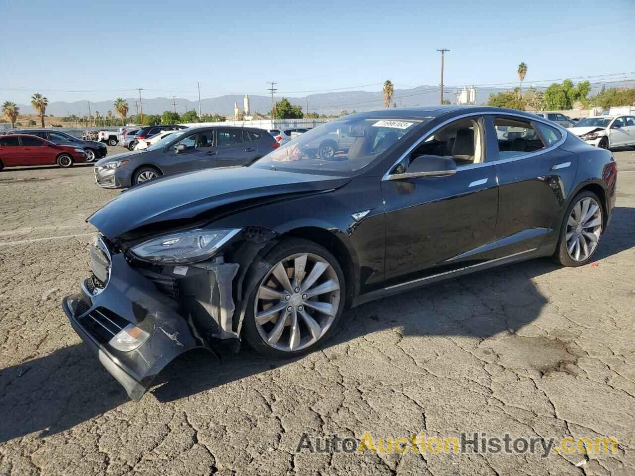 TESLA MODEL S, 5YJSA1CN2DFP16375