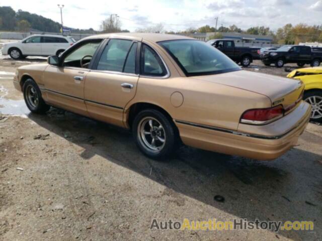 FORD CROWN VIC LX, 2FALP74W7RX195308