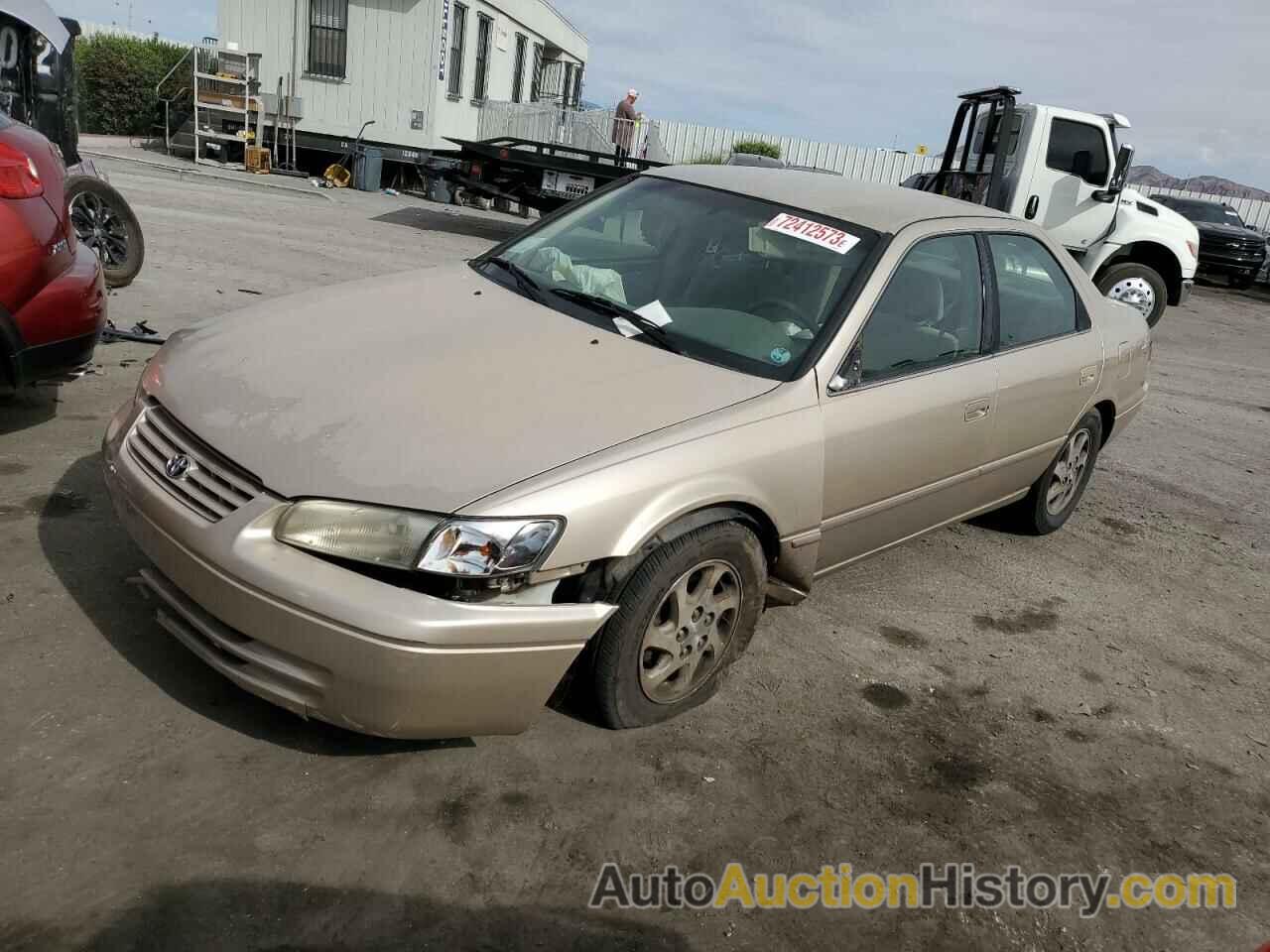 TOYOTA CAMRY LE, JT2BF22KXX0183265