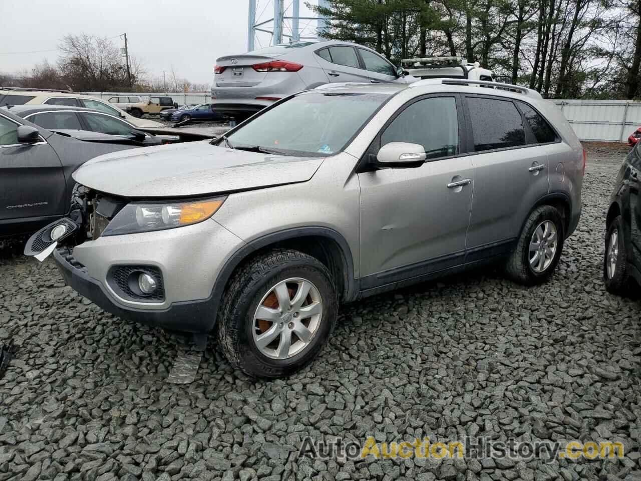 2013 KIA SORENTO LX, 5XYKT3A64DG381002