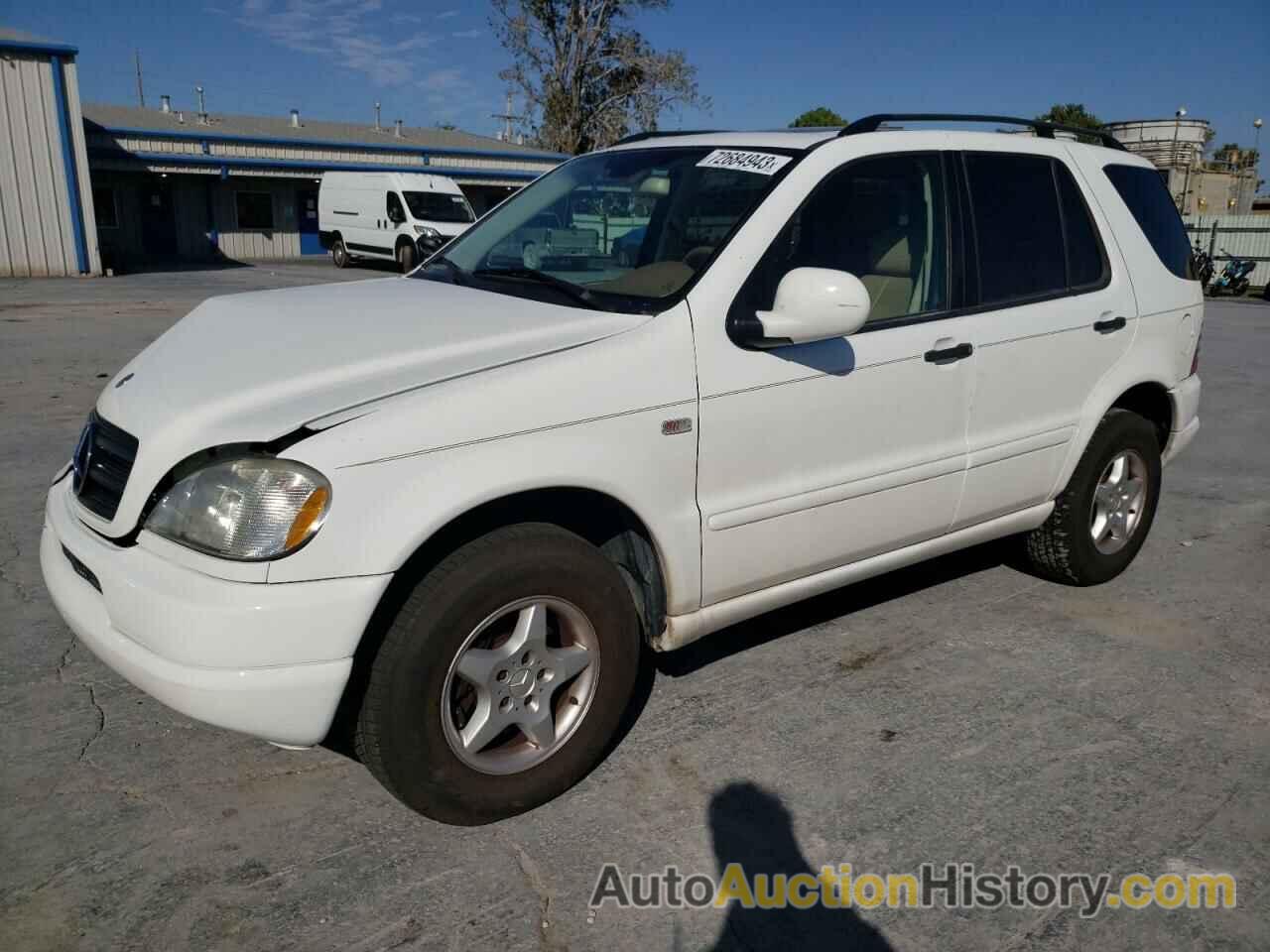 2001 MERCEDES-BENZ M-CLASS 320, 4JGAB54E41A261799