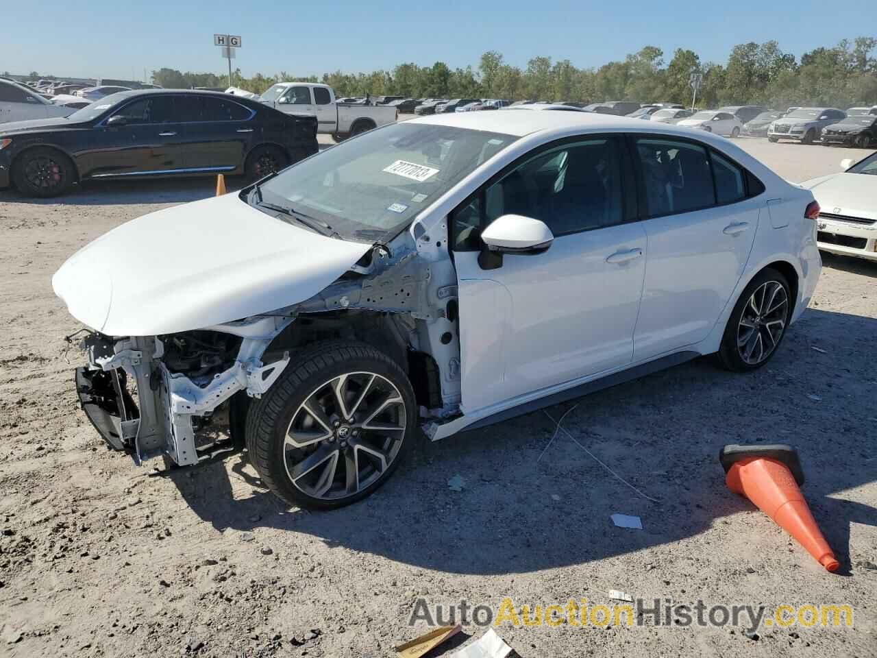 TOYOTA COROLLA SE, 5YFS4MCE5NP135970