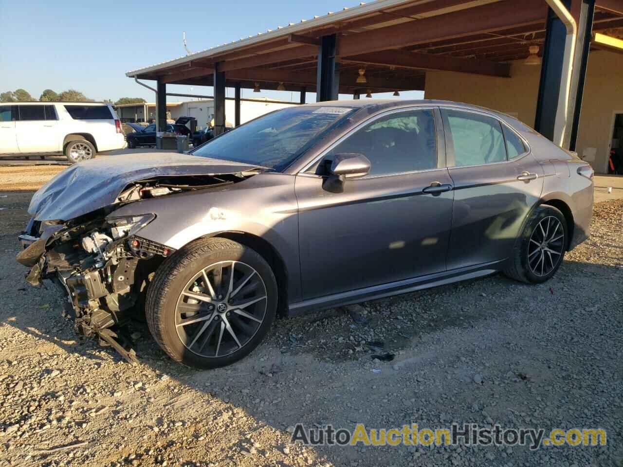 TOYOTA CAMRY SE, 4T1G11AK5MU609421