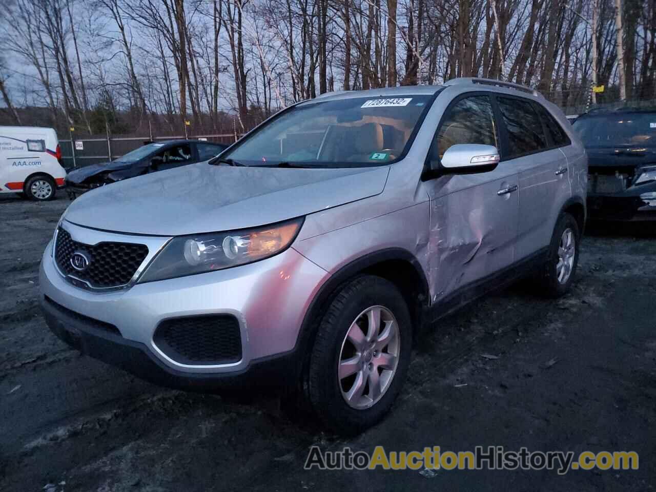 KIA SORENTO LX, 5XYKTDA2XDG314908