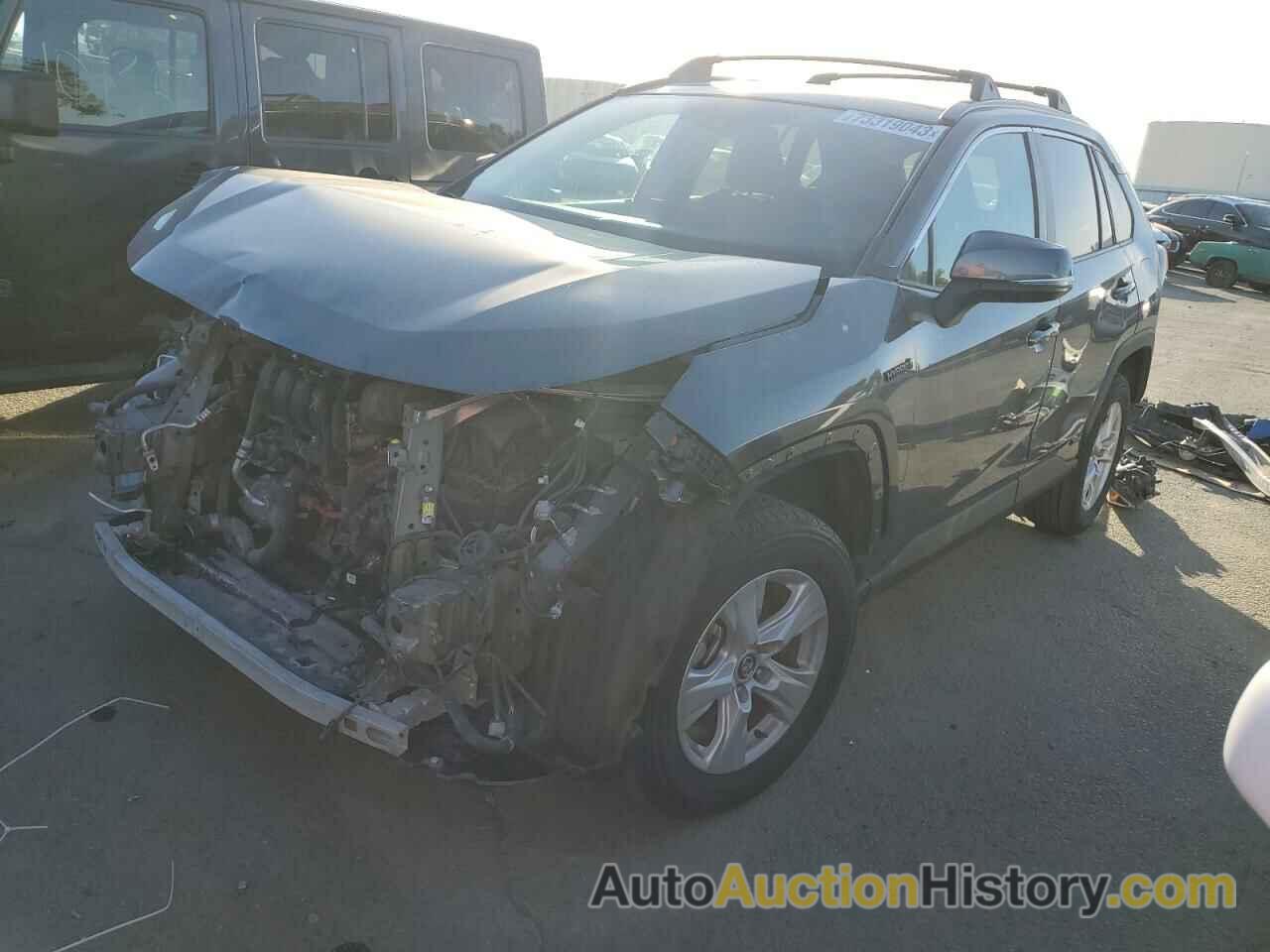 2020 TOYOTA RAV4 XLE, 2T3RWRFV7LW055896