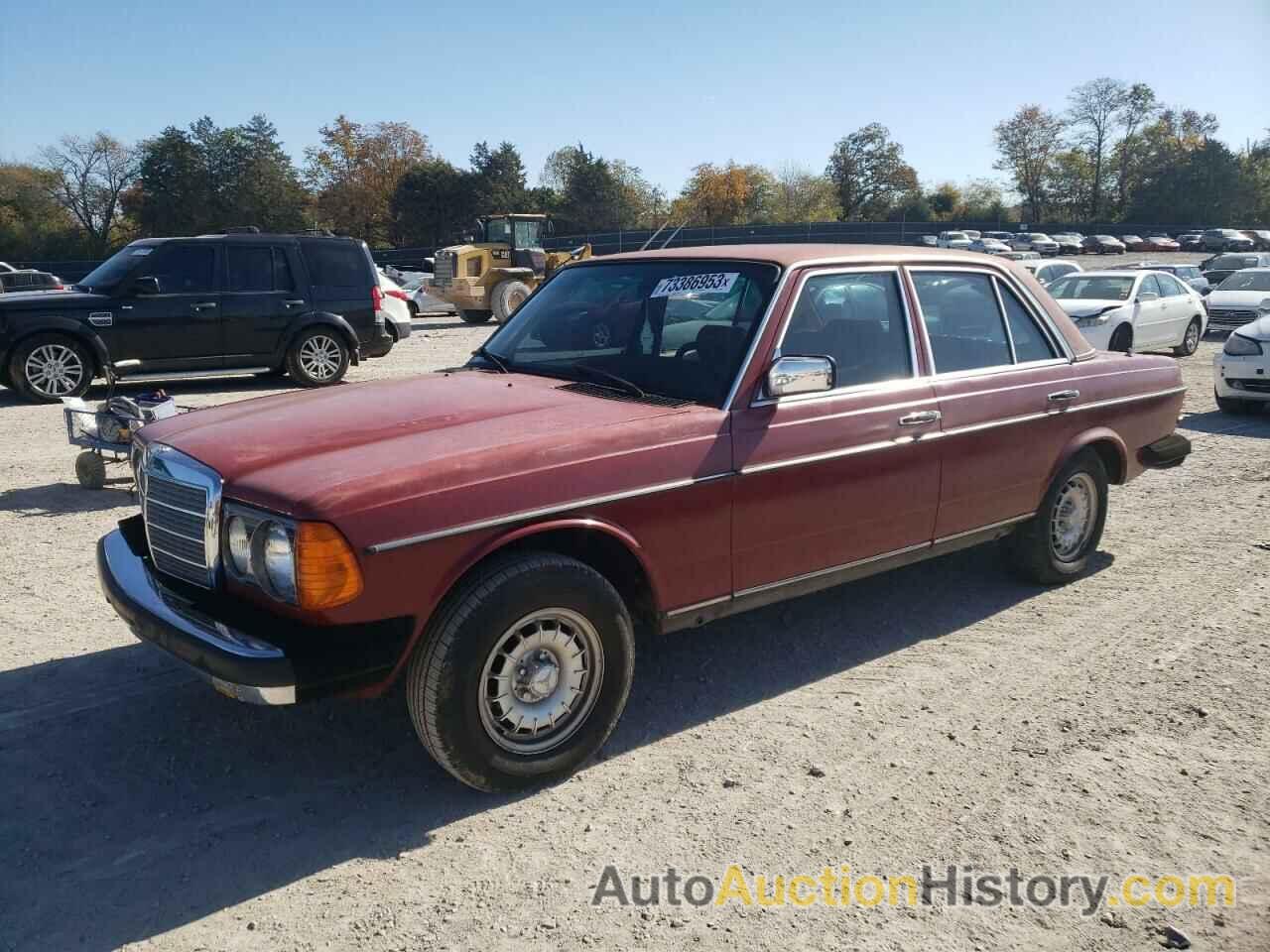 1980 MERCEDES-BENZ 240-CLASS, 12312312171516