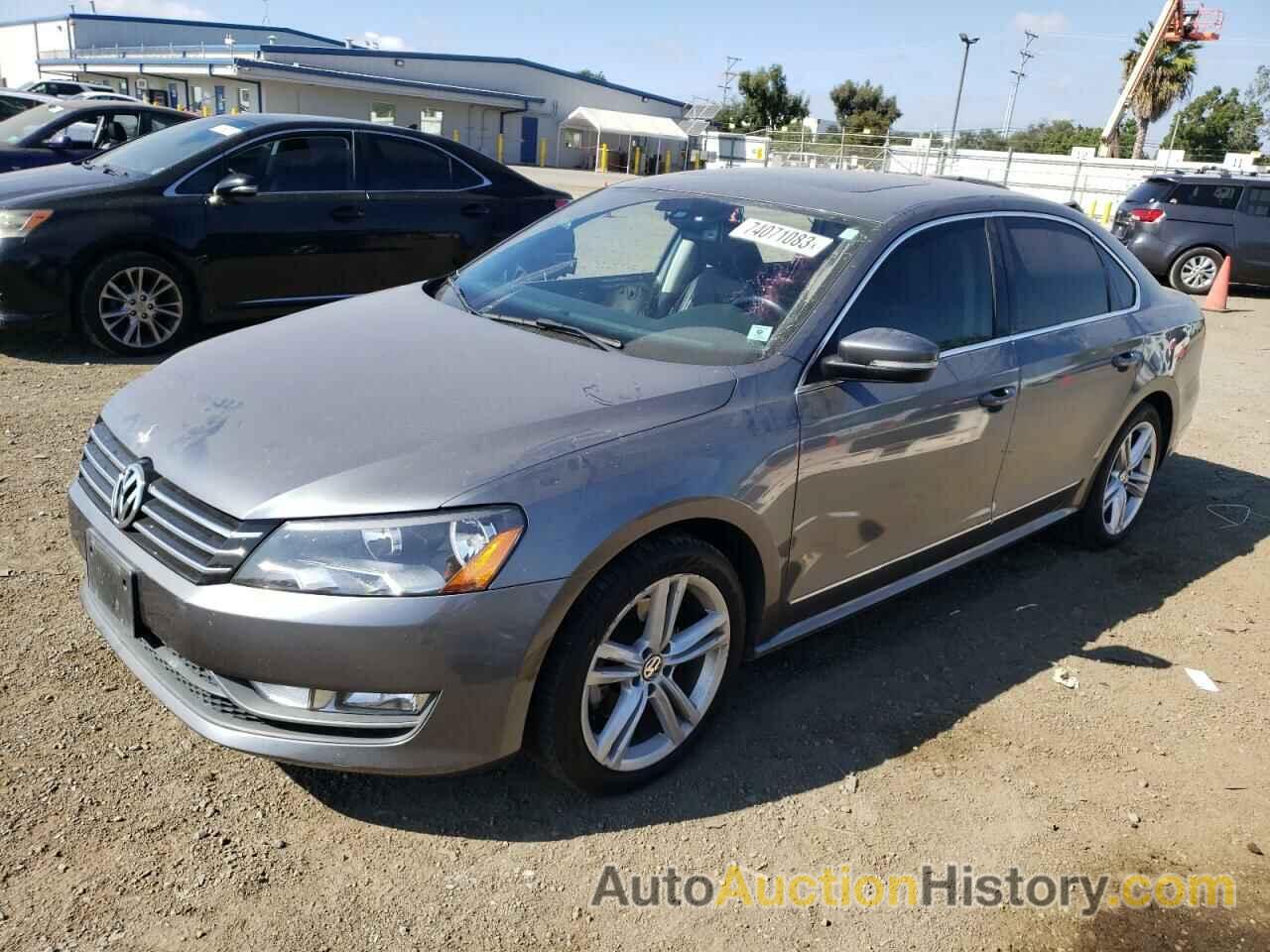 2015 VOLKSWAGEN PASSAT SEL, 1VWCV7A33FC092189