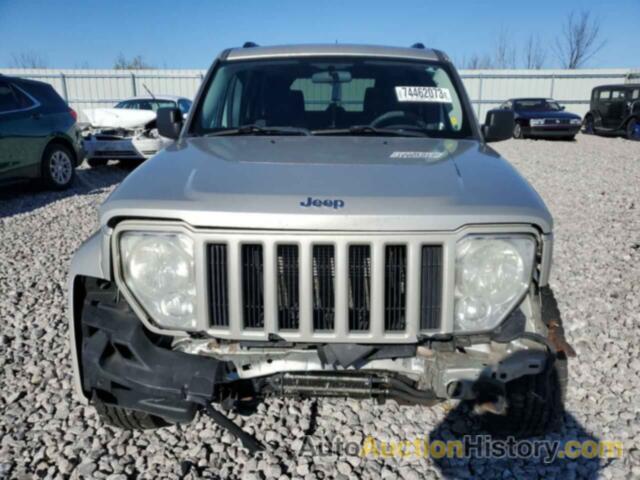 JEEP LIBERTY SPORT, 1J8GN28K29W546402