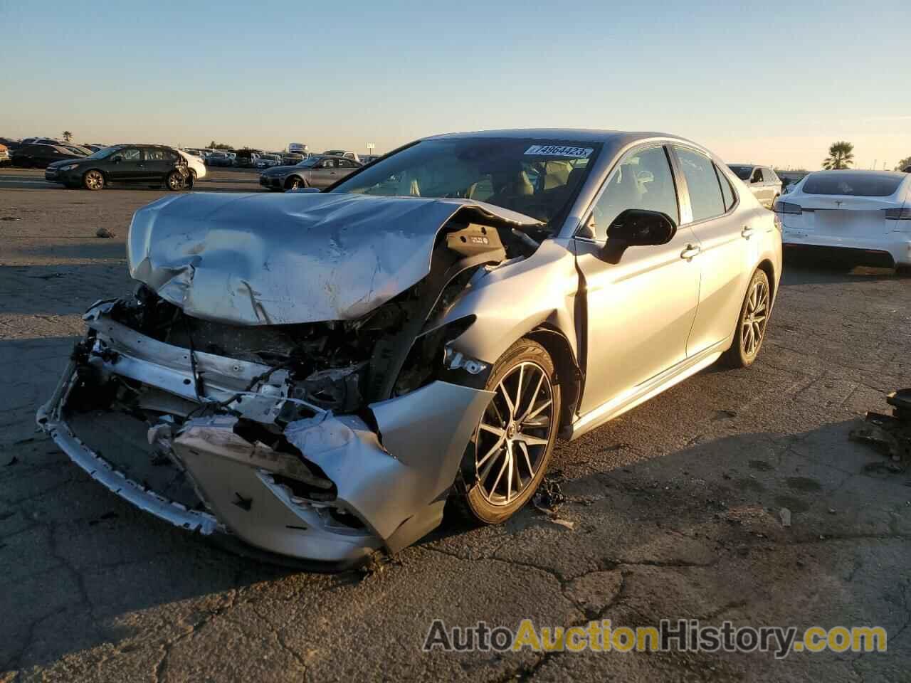 TOYOTA CAMRY SE, 4T1G11AK9MU584524