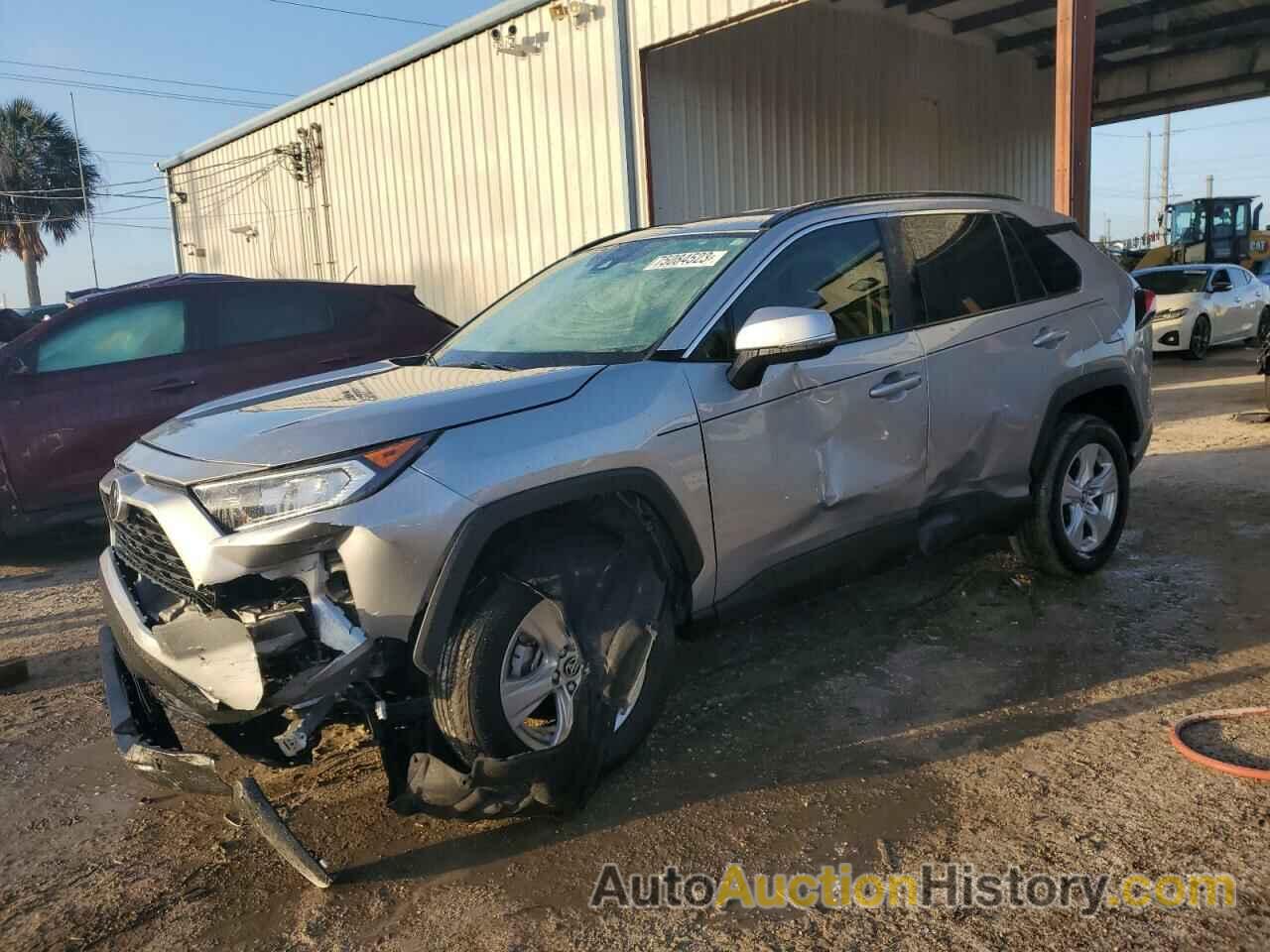 2020 TOYOTA RAV4 XLE, 2T3W1RFV0LC063759